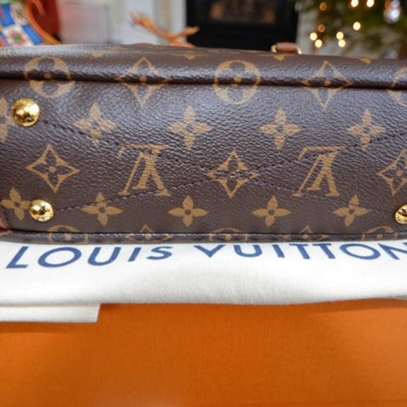 SOLD       NWT Louis Vuitton Pallas BB in Noisette - Picture 4 of 8